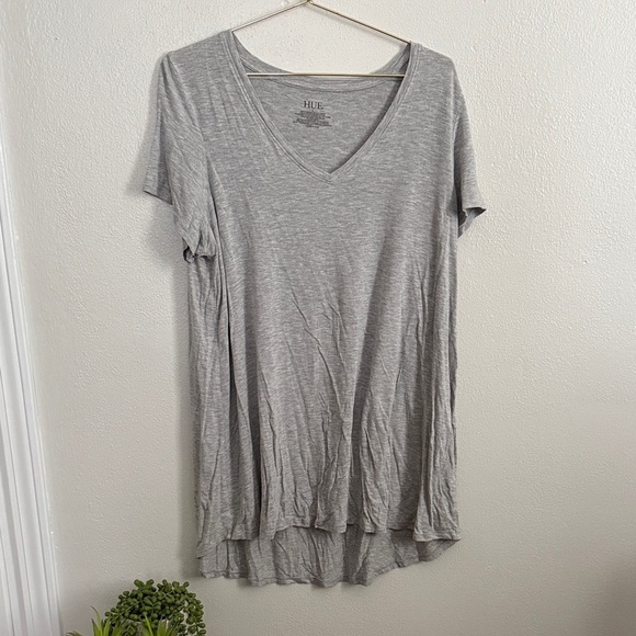 HUE Tops - HUE Women's Light Gray V-Neck Tunic Short Sleeve Top